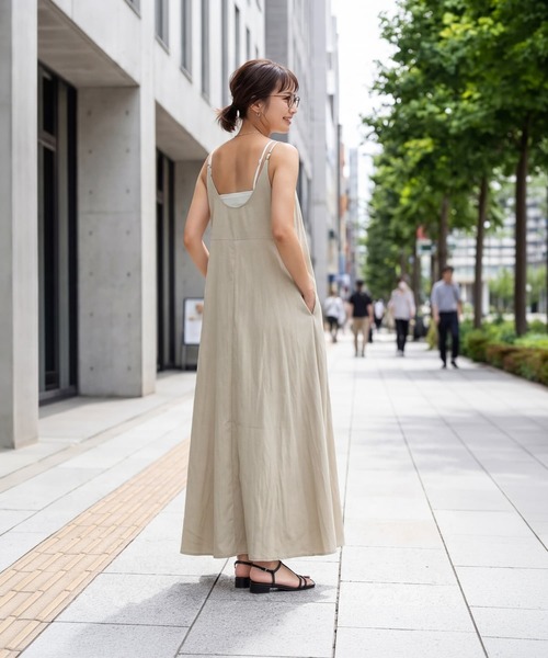 STYLE DELI(スタイルデリ)の「綿混ニュアンス質感Vキャミワンピース(ワンピース・レディース・ベージュ/ライトブルー/ブラック・FREE)」の4枚目の写真