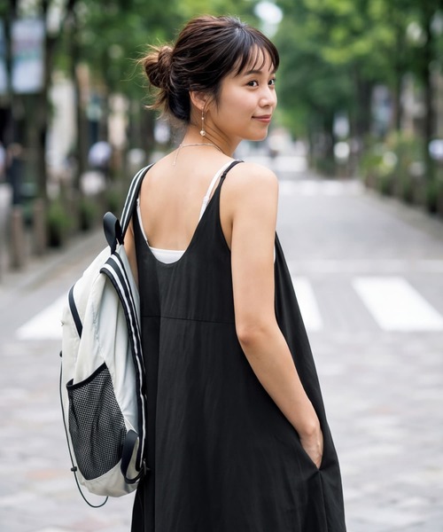 STYLE DELI(スタイルデリ)の「綿混ニュアンス質感Vキャミワンピース(ワンピース・レディース・ベージュ/ライトブルー/ブラック・FREE)」の22枚目の写真