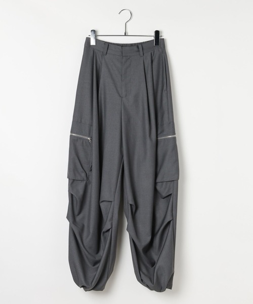 PAGEBOY(ページボーイ)の「ZIPタックカーゴパンツ【裾ドローコード付き】(カーゴパンツ・レディース・パープル/ブラック/チャコールグレー・FREE)」の16枚目の写真
