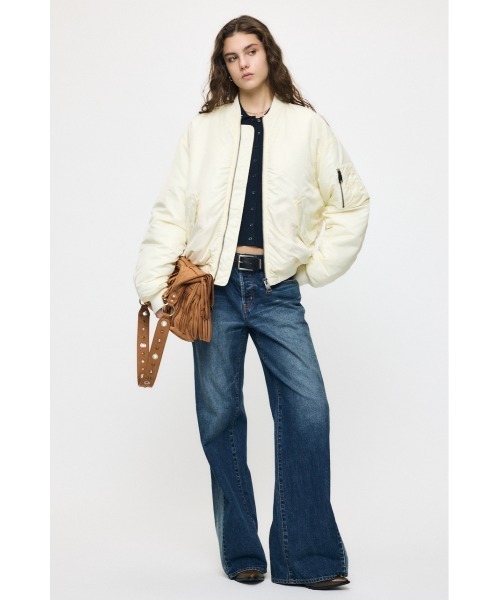 MOUSSY(マウジー)の「【26年AW新作】【EC限定カラー:アイボリー】GATHER NYLON MA-1(ブルゾン・レディース・ブラウン/ライトブラック/アイボリー/カーキ・1/2)」の14枚目の写真