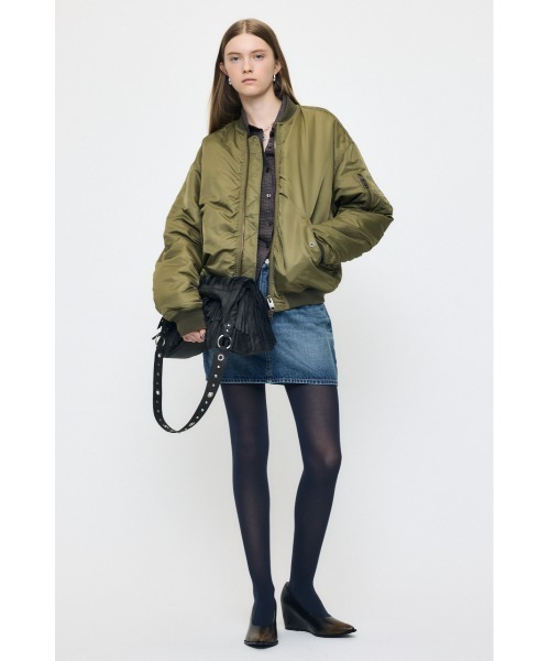 MOUSSY(マウジー)の「【26年AW新作】【EC限定カラー:アイボリー】GATHER NYLON MA-1(ブルゾン・レディース・ブラウン/ライトブラック/アイボリー/カーキ・1/2)」の19枚目の写真