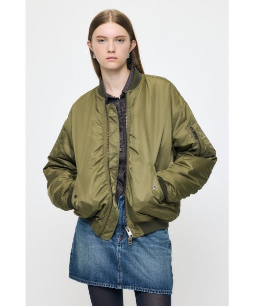 MOUSSY(マウジー)の「【26年AW新作】【EC限定カラー:アイボリー】GATHER NYLON MA-1(ブルゾン・レディース・ブラウン/ライトブラック/アイボリー/カーキ・1/2)」の21枚目の写真