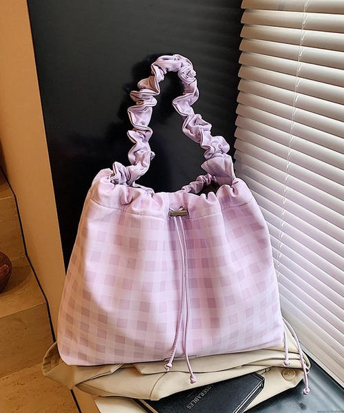 VIBGYOR（ヴィブジョー）の「Mignonjour/くしゅくしゅチェック柄巾着バッグ M2963（ショルダーバッグ・レディース・パープル/イエロー・FREE）」の8枚目の写真
