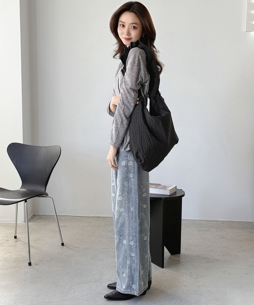Jewelobe（ジュエローブ）の「ラインストーン付き 花柄ワイドデニムパンツ（デニムパンツ・レディース・ブルー・S/M）」の10枚目の写真
