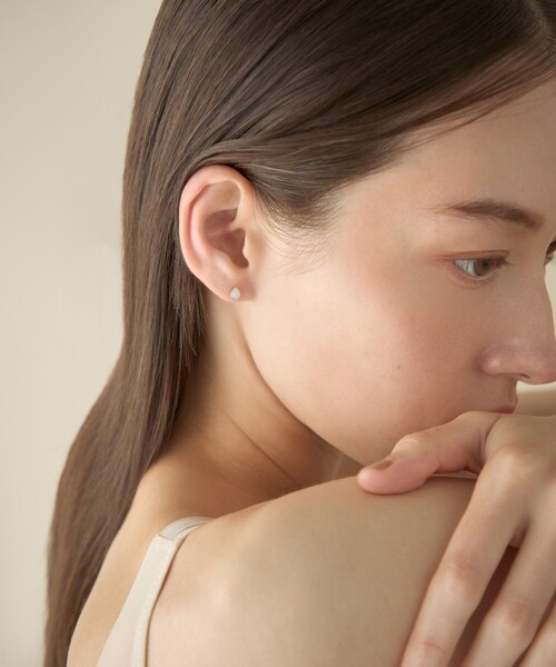 ete bijoux（エテビジュー）の「[ピース] K10YG オパール ピアス（ピアス（片耳用）・レディース・イエローゴールド・FREE）」の5枚目の写真