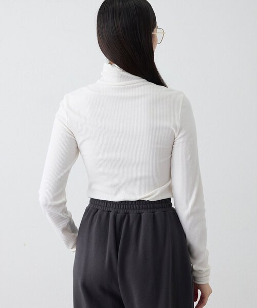 THE PAUSE(ザ ポーズ)の「<WEB限定>【THE PAUSE】ランダムテレコタートルプルオーバー(Tシャツ/カットソー・レディース・オフホワイト/ブラック・FREE)」の21枚目の写真