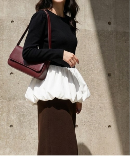 SUGAR BISKET(シュガービスケット)の「バルーンペプラム ドッキングトップス/美デコルテ(その他トップス・レディース・ブラック×ホワイト/ブラック×ブラック/ベージュ系・フリー)」の4枚目の写真