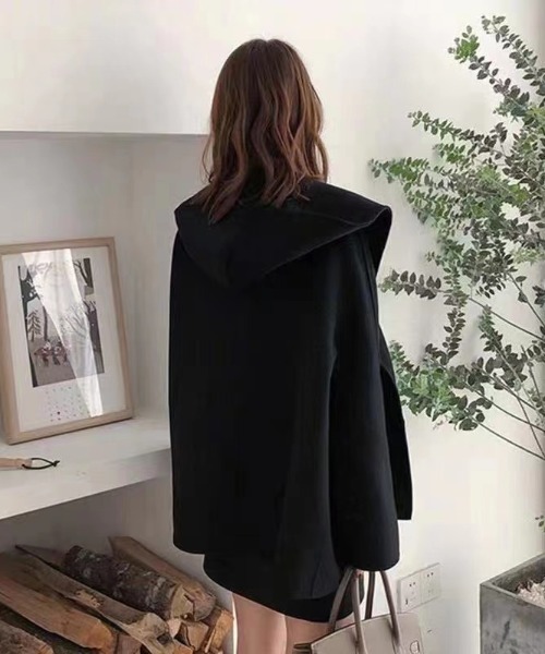 LUCPY(ラクピー)の「フーデッドミドル丈オーバーコート(その他アウター・レディース・ブラック/ホワイト・X-LARGE/LARGE/MEDIUM/SMALL)」の4枚目の写真
