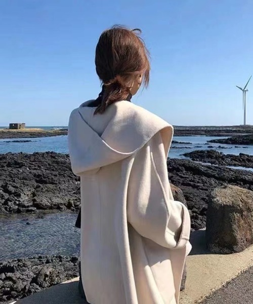 LUCPY(ラクピー)の「フーデッドミドル丈オーバーコート(その他アウター・レディース・ブラック/ホワイト・X-LARGE/LARGE/MEDIUM/SMALL)」の5枚目の写真
