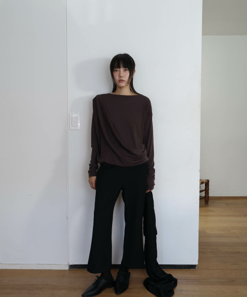 LYNTE（リンテ）の「ファインテクスチャードクロップドパンツ（ブラック）（スラックス・レディース・その他・SMALL/MEDIUM）」の4枚目の写真