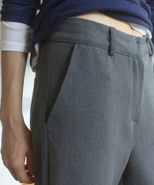 LYNTE（リンテ）の「ファインテクスチャードクロップドパンツ（ブラック）（スラックス・レディース・その他・SMALL/MEDIUM）」の3枚目の写真