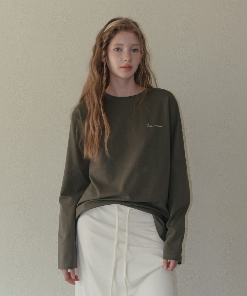 TWEE(トゥウィー)の「FOETO レタリング オーバーサイズ 長袖 Tシャツ(Tシャツ/カットソー・レディース・ブラック/ダークブラウン/ピンク/アイボリー・FREE)」の10枚目の写真