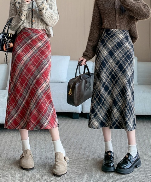 AMAJI（アマジ）の「チェック柄 ウール混 スリット Aラインスカート（スカート・レディース・ブラック/レッド・SMALL/MEDIUM/LARGE/X-LARGE）」の3枚目の写真