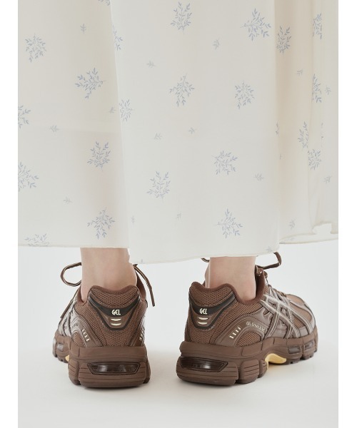 ASICS(アシックス)の「【ASICS for emmi】GEL-STRATUS MC(スニーカー・レディース・ブラウン・23.5/23/24/27/26.5/26/25.5/25/24.5/28/27.5)」の7枚目の写真