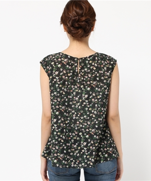 Khaju（カージュ）の「Khaju: フラワーVネックフレアブラウス（シャツ/ブラウス・レディース・ブラック/ライトブルー・ONE SIZE）」の5枚目の写真