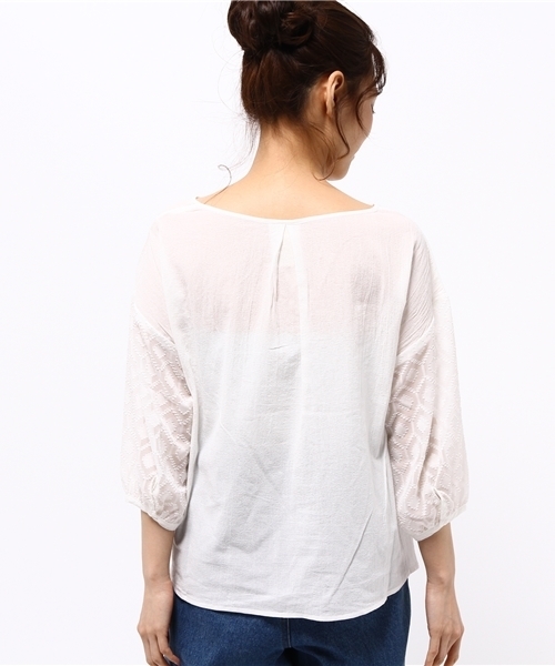 LBC（エルビーシー）の「ジャガード袖2wayブラウス（シャツ/ブラウス・レディース・オフホワイト/グリーン・MEDIUM/LARGE）」の5枚目の写真