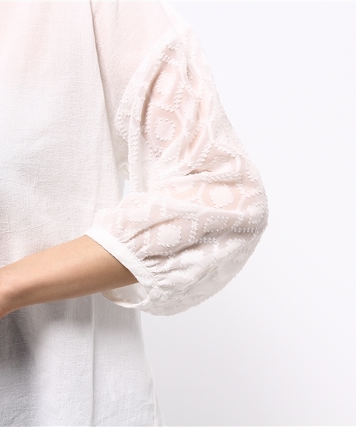 LBC（エルビーシー）の「ジャガード袖2wayブラウス（シャツ/ブラウス・レディース・オフホワイト/グリーン・MEDIUM/LARGE）」の7枚目の写真