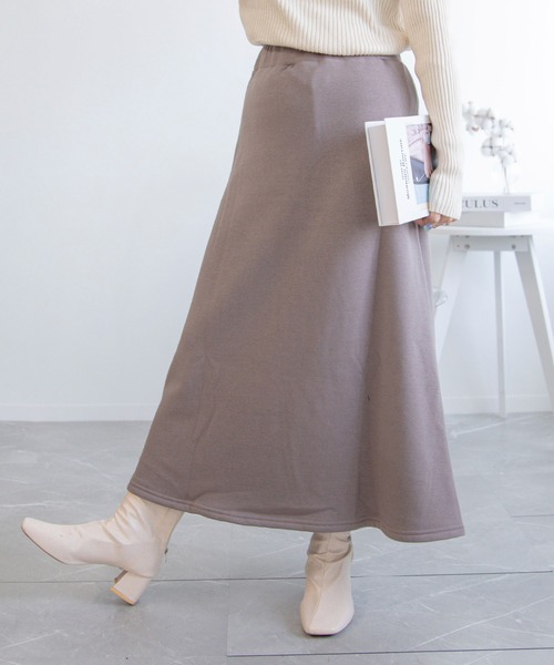 aimoha（アイモハ）の「裏起毛ウォームストレッチミモレ丈ロングスカート (AW) (LV)（スカート・レディース・ブラック/ネイビー/ワインレッド/ブラウン/ダークグレー/グリーン/グレイッシュベージュ/モカ・SMALL/MEDIUM/LARGE）」の4枚目の写真