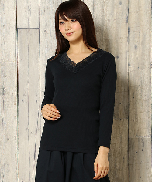 ikka(イッカ)の「レースVネックリブTee(Tシャツ/カットソー・レディース・ネイビー/グレー/オフホワイト/ピンク・SMALL/LARGE/MEDIUM)」の3枚目の写真