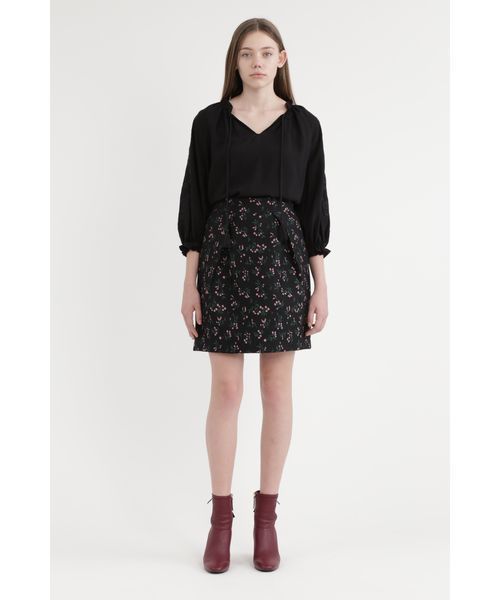 JILL STUART（ジルスチュアート）の「フラワーエンブロイダリーブラウス（シャツ/ブラウス・レディース・パープル/ブラック/イエロー・MEDIUM/SMALL）」の5枚目の写真