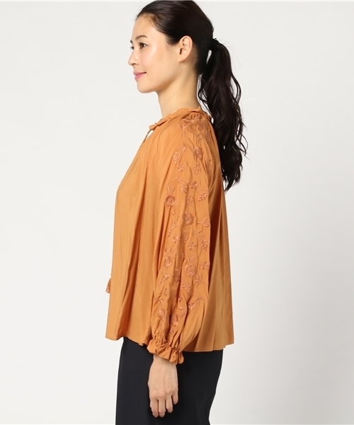 JILL STUART（ジルスチュアート）の「フラワーエンブロイダリーブラウス（シャツ/ブラウス・レディース・パープル/ブラック/イエロー・MEDIUM/SMALL）」の10枚目の写真