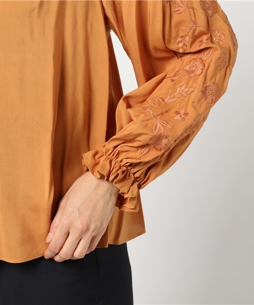 JILL STUART（ジルスチュアート）の「フラワーエンブロイダリーブラウス（シャツ/ブラウス・レディース・パープル/ブラック/イエロー・MEDIUM/SMALL）」の13枚目の写真