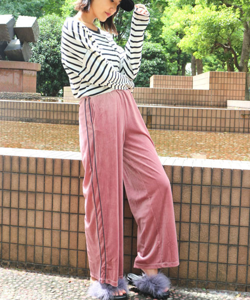 FREE'S MART（フリーズマート）の「◆パイピングラインベロアパンツ（その他パンツ・レディース・ネイビー/ブラウン/ピンク・FREE）」の3枚目の写真