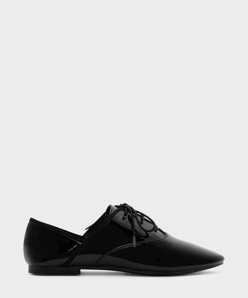 CHARLES & KEITH(チャールズ & キース)の「レースアップオックスフォード / LACED UP OXFORDS(ローファー・レディース・ブラック/シルバー・23cm/24.5cm/23.5cm/25cm)」の2枚目の写真