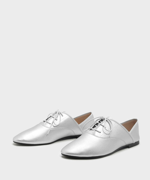 CHARLES & KEITH(チャールズ & キース)の「レースアップオックスフォード / LACED UP OXFORDS(ローファー・レディース・ブラック/シルバー・23cm/24.5cm/23.5cm/25cm)」の9枚目の写真