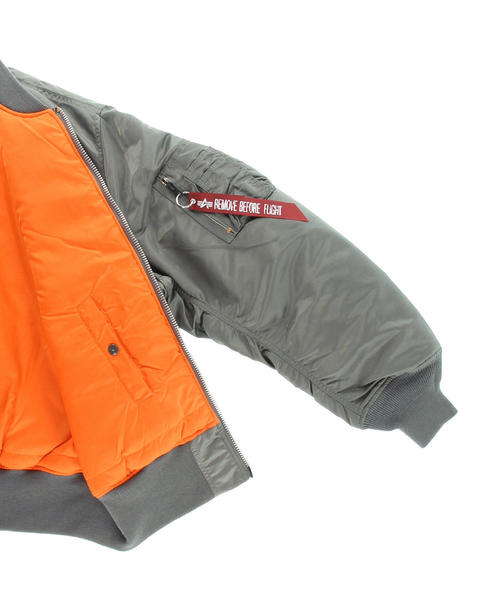 Alpha Industries(アルファインダストリーズ)の「<ALPHA INDUSTRIES> MA-1 CORE SPEC/ブルゾン(MA-1・メンズ・ダークグレー・LARGE/X-LARGE/MEDIUM/SMALL)」の7枚目の写真