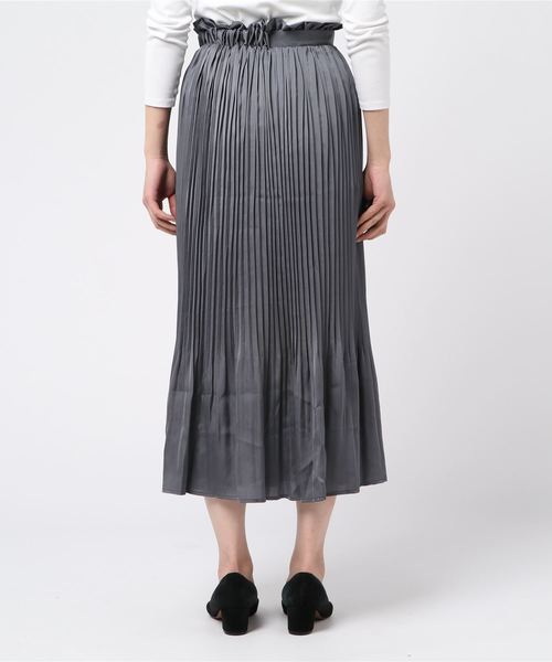 flower（フラワー）の「メタリックプリーツスカート（スカート・レディース・ベージュ/グレー・FREE）」の3枚目の写真