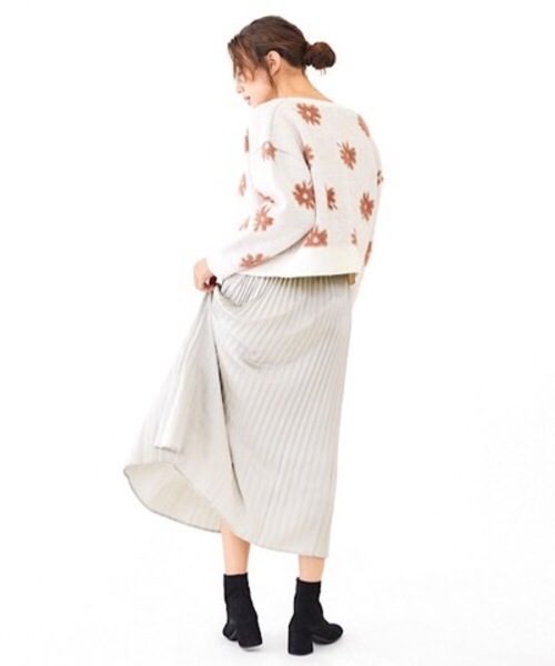 flower（フラワー）の「メタリックプリーツスカート（スカート・レディース・ベージュ/グレー・FREE）」の7枚目の写真