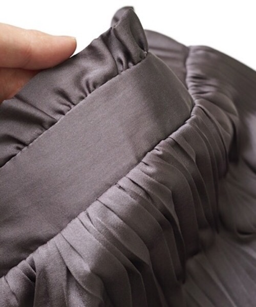 flower（フラワー）の「メタリックプリーツスカート（スカート・レディース・ベージュ/グレー・FREE）」の5枚目の写真