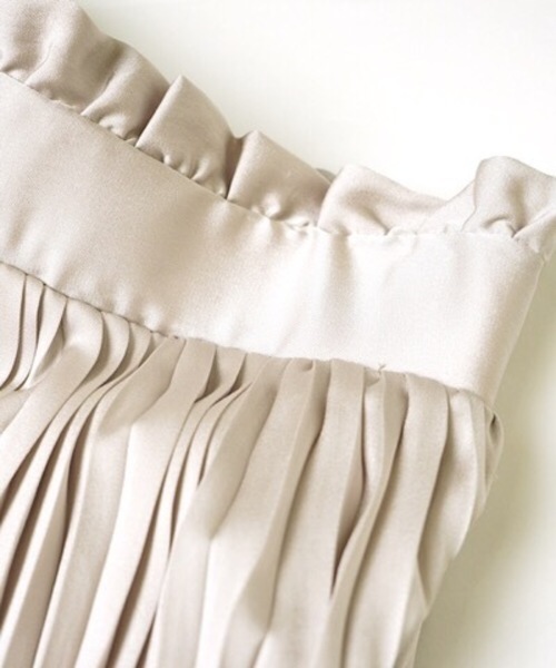 flower（フラワー）の「メタリックプリーツスカート（スカート・レディース・ベージュ/グレー・FREE）」の14枚目の写真