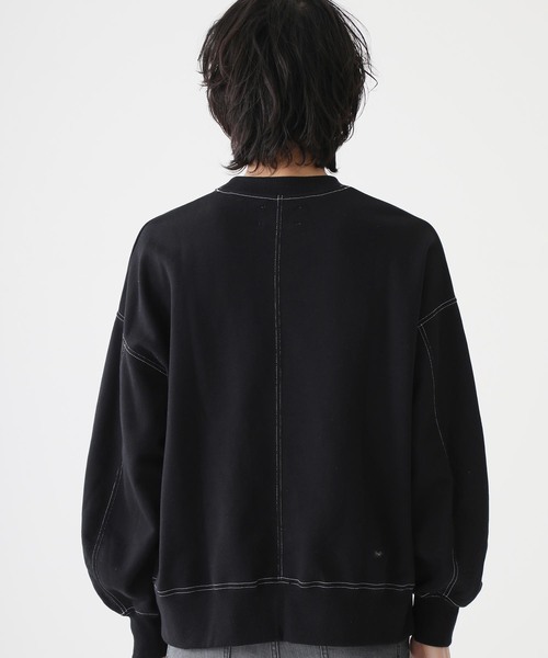 STUDIOUS（ステュディオス）の「【STUDIOUS】ボリュームスリーブステッチクルースウェット（スウェット・メンズ・ホワイト/ブラック・1/2/3）」の21枚目の写真
