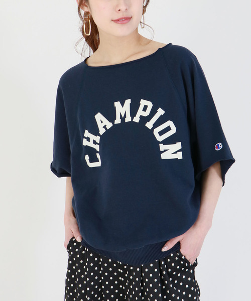 Champion（チャンピオン）の「【Champion】ロゴビッグクルーネックスウェット（スウェット・レディース・ホワイト/グレー/グリーン/ネイビー・M）」の4枚目の写真