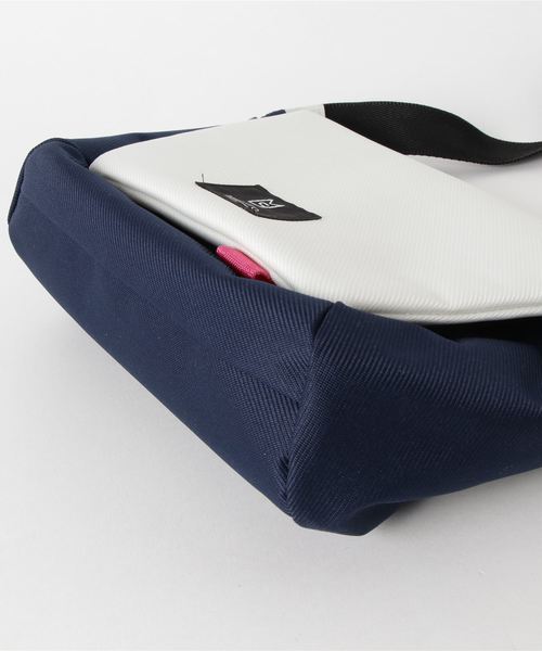 MILESTO(ミレスト)の「【MILESTO/ミレスト】NAUGHTIAM 別注 Hutte メッセンジャーバッグ S(ショルダーバッグ・レディース・ブラック/ネイビー/ブラック系その他/グレイッシュベージュ・FREE)」の7枚目の写真