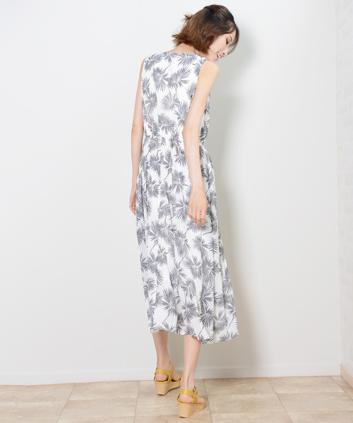 shopnikoniko(ショップニコニコ)の「ヤシ柄ヘンリーノースリワンピース(ワンピース・レディース・ブラック/ベージュ/オフホワイト・フリー)」の21枚目の写真