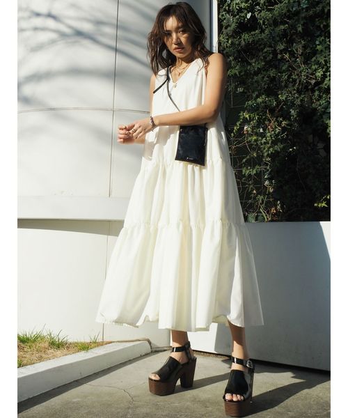 EVRIS（エヴリス）の「ティアードマキシワンピース（ワンピース・レディース・ホワイト/ブラック/レッド/カーキ・FREE）」の12枚目の写真