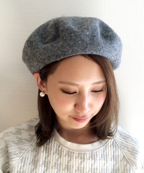 WHO'S WHO gallery（フーズフーギャラリー）の「【期間限定セール】フェルトベレー帽（ハンチング/ベレー帽・レディース・ホワイト/グレー/レッド/ブラック・FREE）」の4枚目の写真