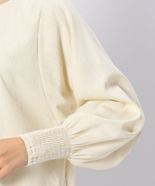 Liesse(リエス)の「袖シャーリングブラウス(シャツ/ブラウス・レディース・オフホワイト/チャコールグレー/パープル/キナリ・FREE)」の8枚目の写真