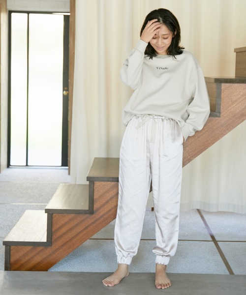 VIS(ビス)の「【ViSage】グロッシーサテンジョグパンツ(ルームウェア/パジャマ・レディース・ベージュ/ブルー系その他4/ピンク系その他2・FREE)」の6枚目の写真