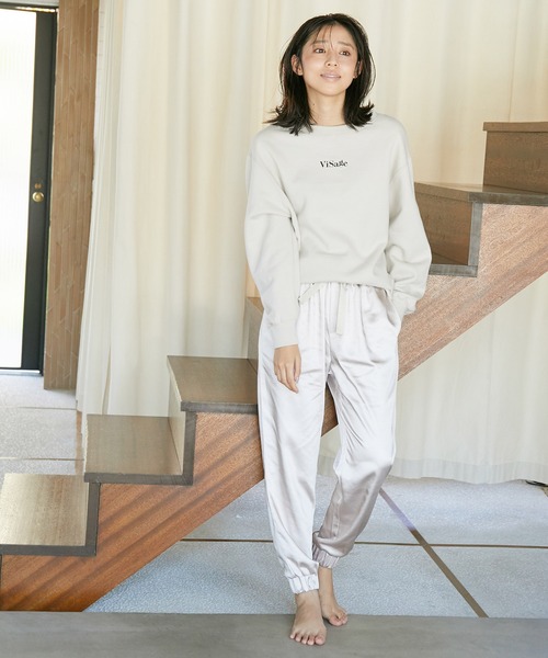 VIS(ビス)の「【ViSage】グロッシーサテンジョグパンツ(ルームウェア/パジャマ・レディース・ベージュ/ブルー系その他4/ピンク系その他2・FREE)」の8枚目の写真