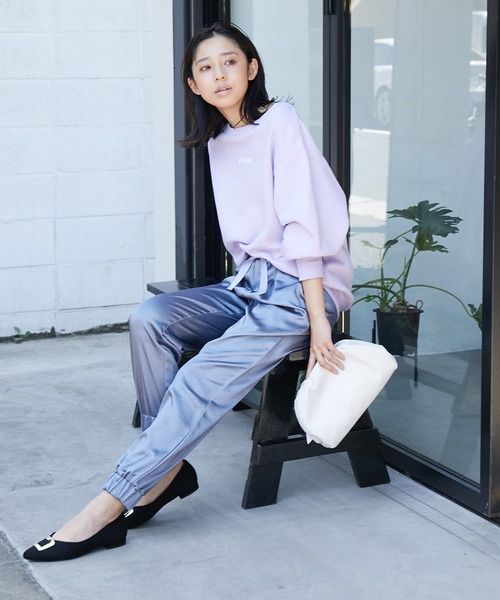 VIS(ビス)の「【ViSage】グロッシーサテンジョグパンツ(ルームウェア/パジャマ・レディース・ベージュ/ブルー系その他4/ピンク系その他2・FREE)」の13枚目の写真