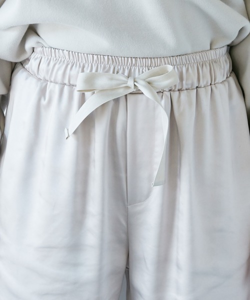 VIS(ビス)の「【ViSage】グロッシーサテンジョグパンツ(ルームウェア/パジャマ・レディース・ベージュ/ブルー系その他4/ピンク系その他2・FREE)」の15枚目の写真