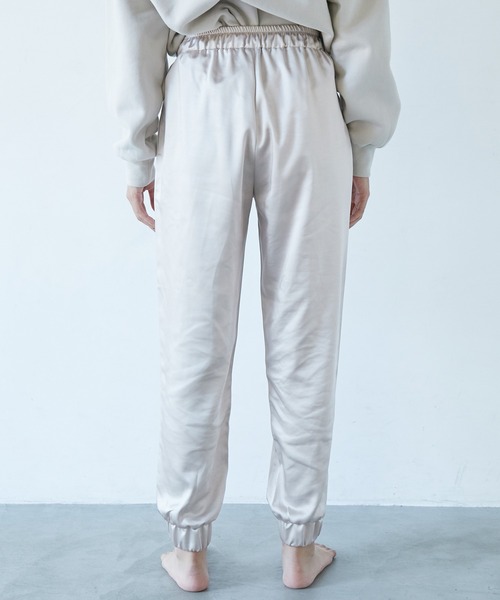 VIS(ビス)の「【ViSage】グロッシーサテンジョグパンツ(ルームウェア/パジャマ・レディース・ベージュ/ブルー系その他4/ピンク系その他2・FREE)」の19枚目の写真