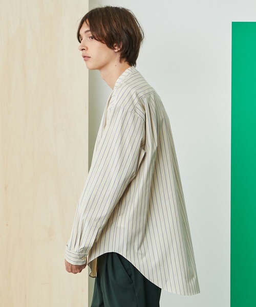 UNITED TOKYO（ユナイテッドトウキョウ）の「ストライプVネックリラックスシャツ（シャツ/ブラウス・メンズ・サックスブルー/ブラック/ベージュ・1/2/3）」の12枚目の写真