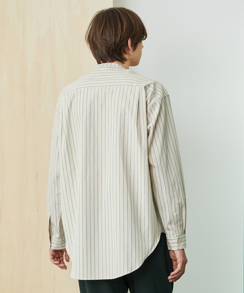UNITED TOKYO（ユナイテッドトウキョウ）の「ストライプVネックリラックスシャツ（シャツ/ブラウス・メンズ・サックスブルー/ブラック/ベージュ・1/2/3）」の13枚目の写真