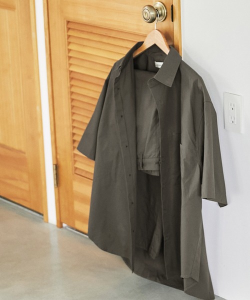 nowm（ノウム）の「【nowm】TYPEWRITER LOOSE BOX SHIRT ＆ BALLOON TAPERED PANTS / タイプライター シャツセットアップ（セットアップ・メンズ・チャコールグレー/グレイッシュブルー/キナリ・M/L）」の11枚目の写真