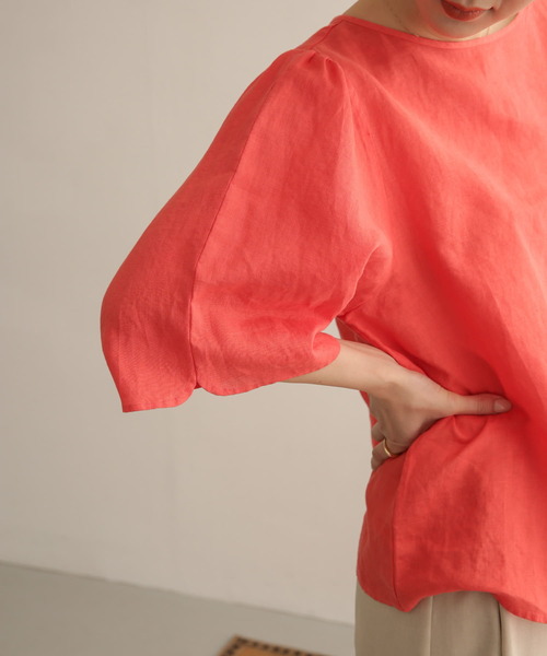 URBAN RESEARCH DOORS（アーバンリサーチドアーズ）の「リネンチューリップスリーブブラウス（Tシャツ/カットソー・レディース・ブラック/キャメル/ピンク系その他/オフホワイト・ONE）」の14枚目の写真